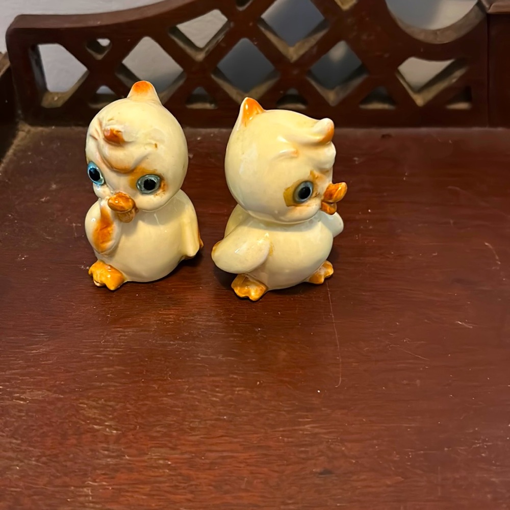 Vintage baby chicks salt and pepper shakers